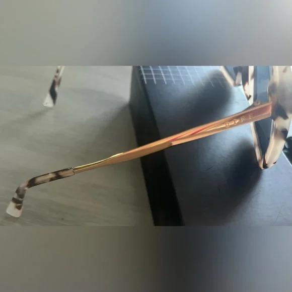 DIFF Eyewear Becky II Cream Tortoise Grey Polarized Sunglasses - Picture 9 of 15